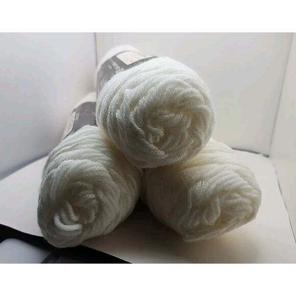 3 Partial Skeins Red Heart Wintuk Worsted Yarn 100% Orlon Acrylic 4 PLY VTG USA - Picture 6 of 6